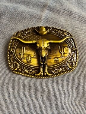 Western Longhorn Bull Skull Belt Buckle - Gold Tone